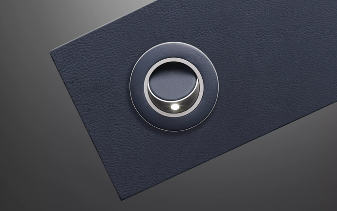 Opal Cover in leather light