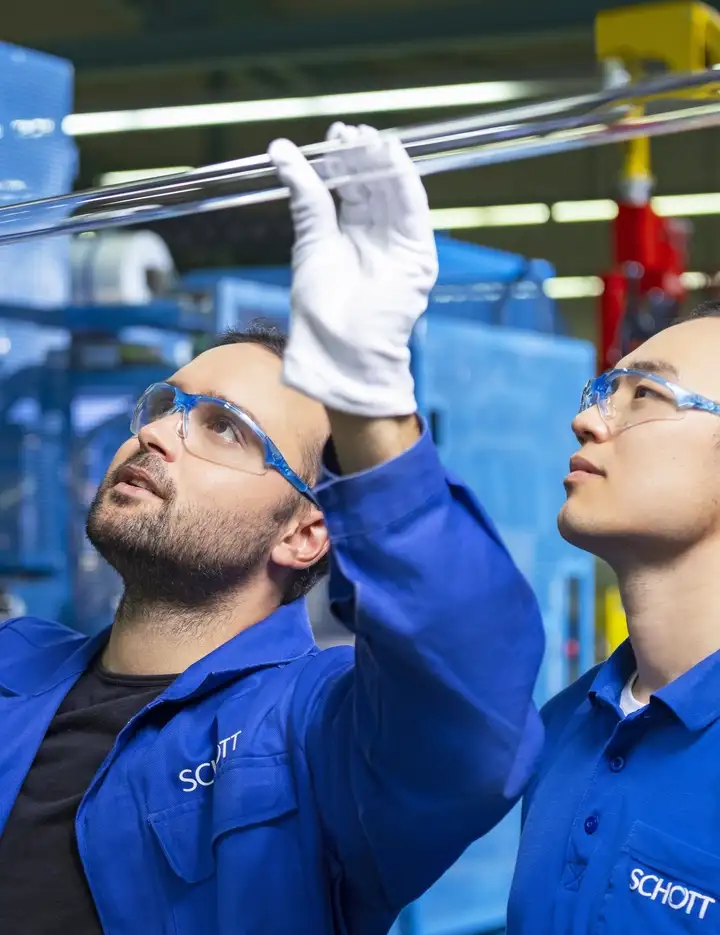 Tubing Produktion Pharma_Qualitätsprüfung Glasrohr