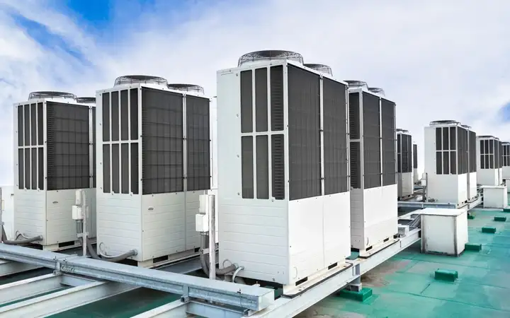 Line of industrial compressor units for commercial refrigeration