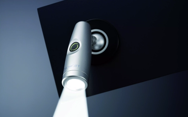 Horizon small silver reading light for aviation lighting by SCHOTT