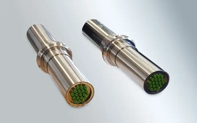  两个玻璃密封贯穿件