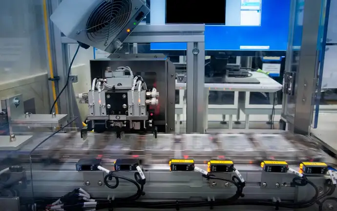 High volume manufacturing for diagnostic or life science research consumables. Packaging line with full automation.